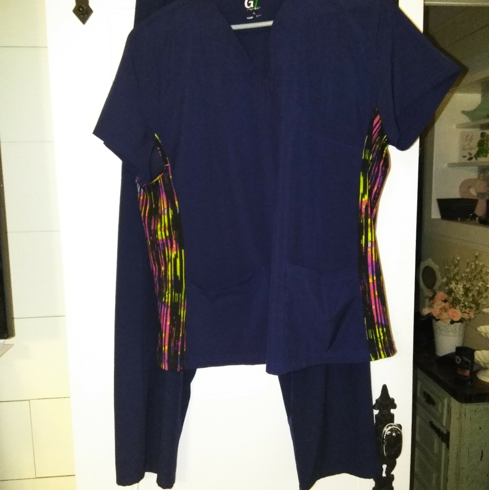 GT Performance Stretch Scrub Top